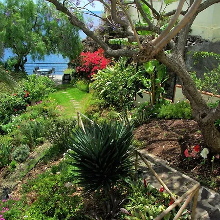 Calaca Villa *